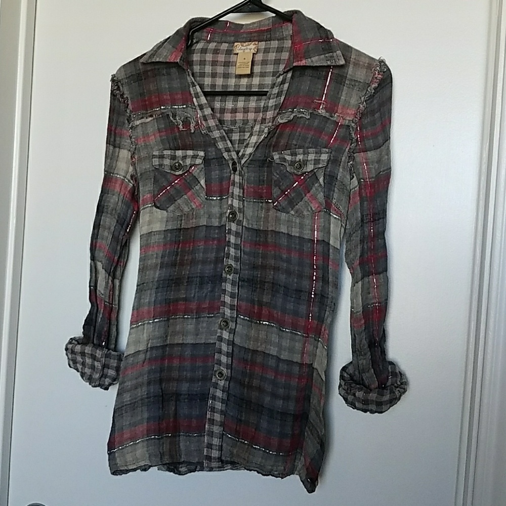 Buckle (daytrip) top